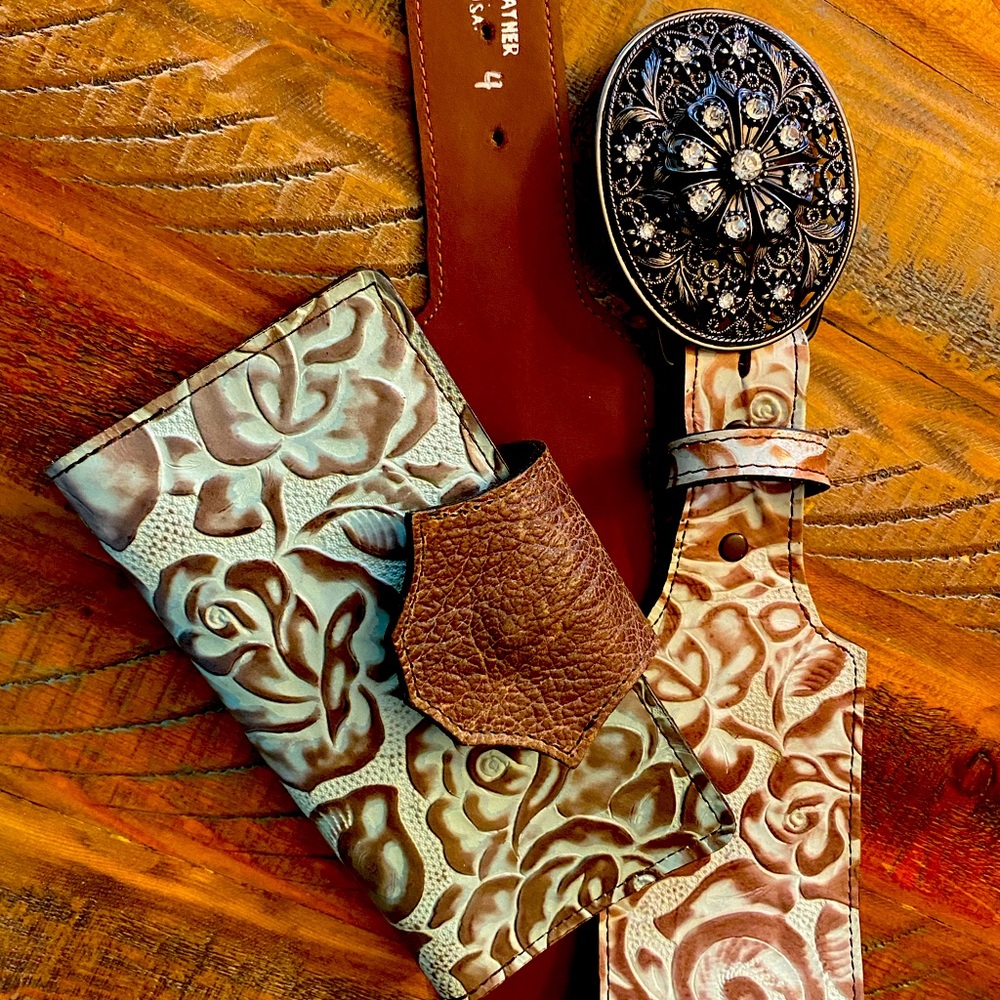 Matching Ladies Belt, Buckle, and Wallet/Clutch